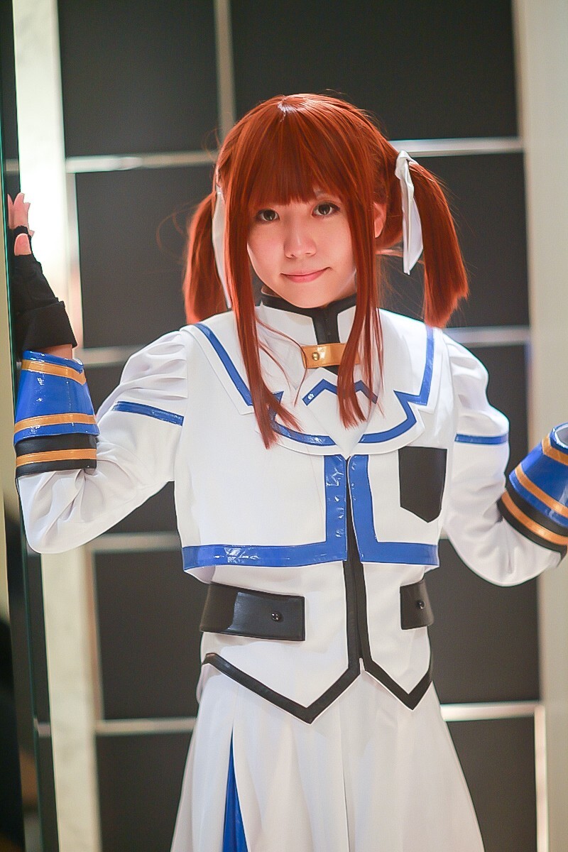 [Cosplay]  Hot Maho Shojo Lyrical Nanoha 诱惑的动作